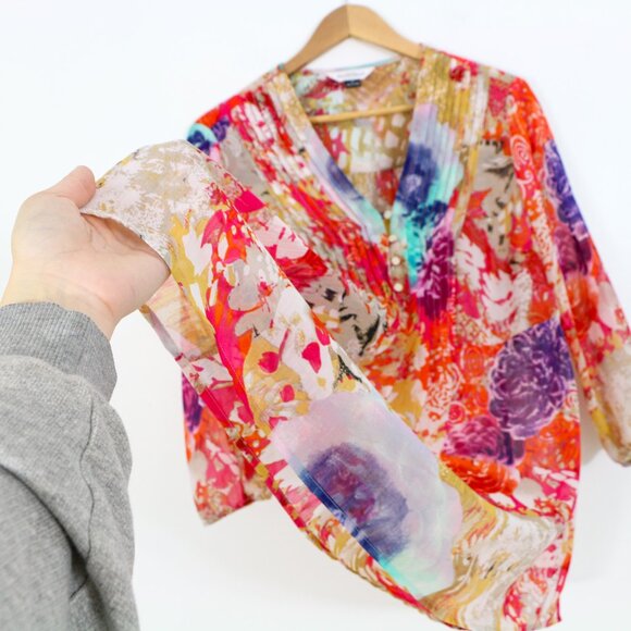 *Northern Reflections Light Floral Print Blouse - Picture 6 of 8
